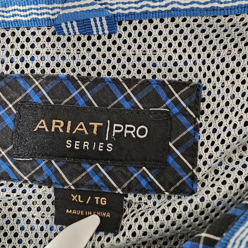 Ariat Pro Series Men's Navy and White Plaid Button Down Shirt XL - Picture 5 of 6